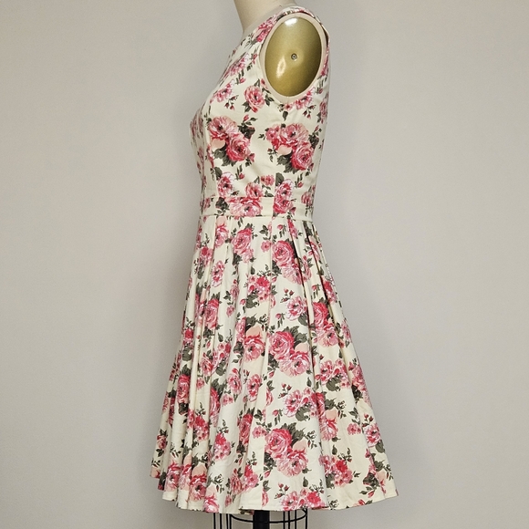 50s Inspired Floral - Picture 4 of 10
